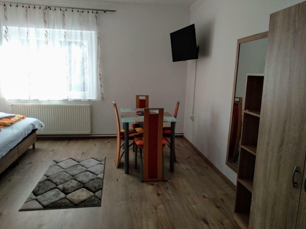 Fuege Vendeghaz Otel Miskolc Dış mekan fotoğraf